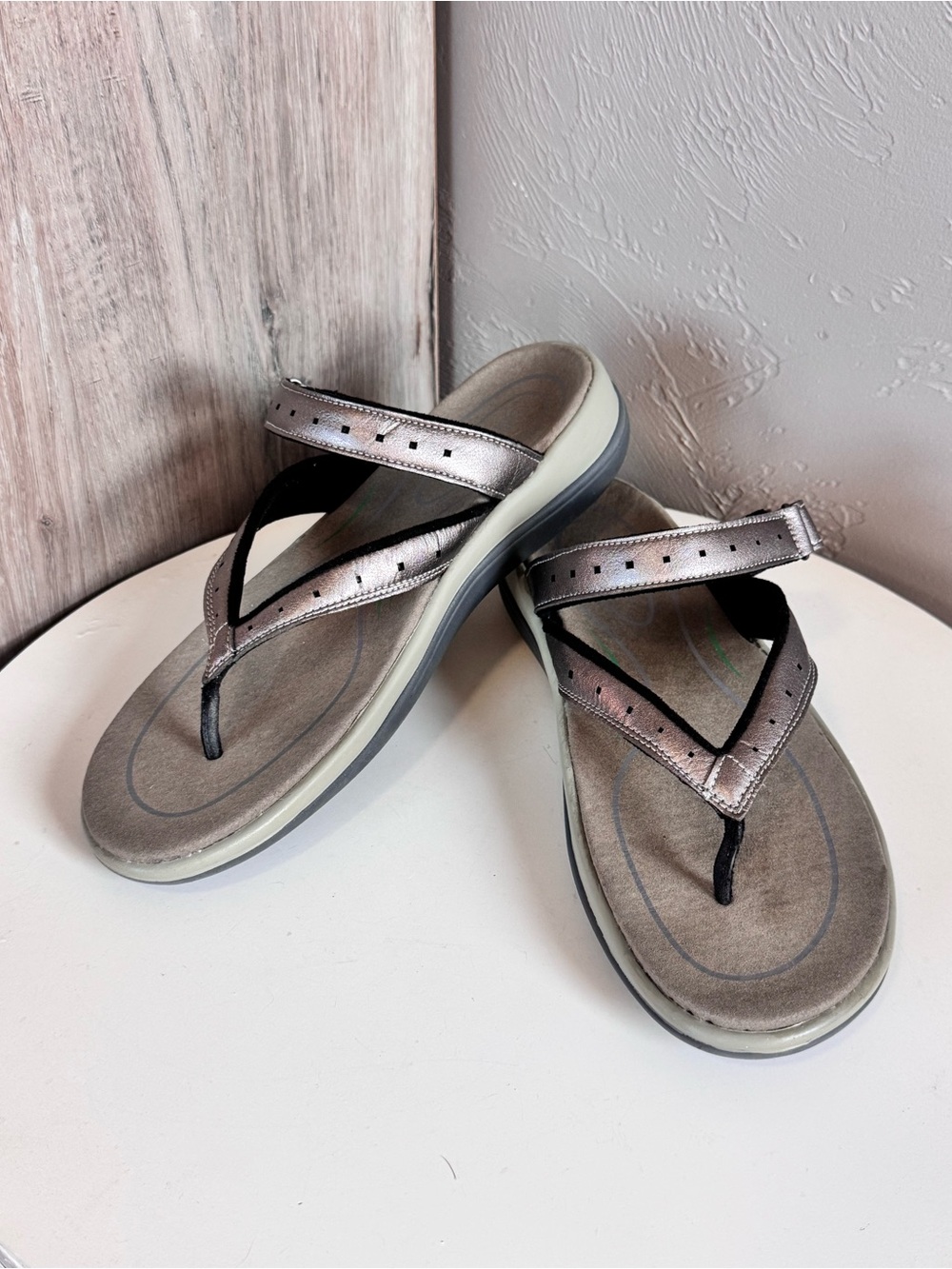 Orthofeet Metallic Silver Comfort Thong Sandals